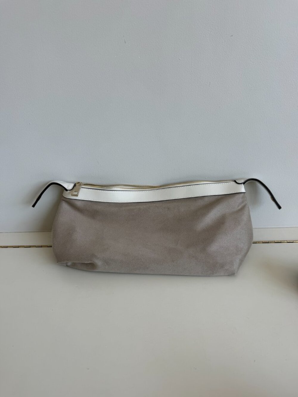 Sondra Roberts oversized tote creamy white luxe gold-tone hardware black trim - Picture 9 of 16